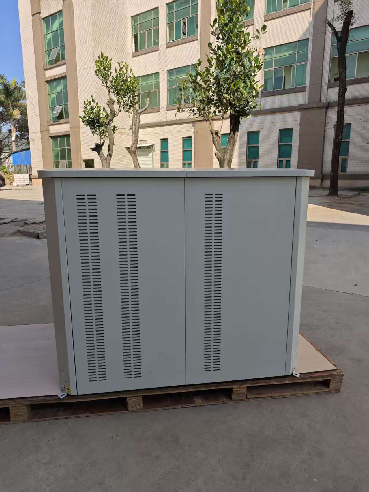 Generator Box, Generator Quiet Box Interior Space: 43" x 34" x 40", with Ventilation,It is a special box for DuroMax XP1600 generator.Suitable for installing generators within 16,000 watts.